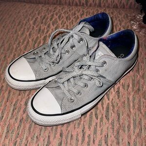 ✨ Converse Ladies’ Sneakers ~ Size 7.5 ~ Gray ✨